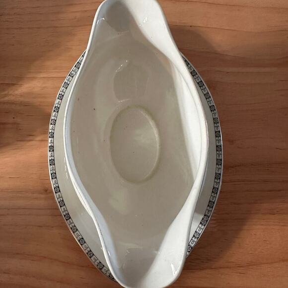 Vintage Gravy Boat by Johnson Brothers made in England0 - Picture 4 of 5